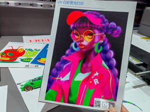 UV fluorescent